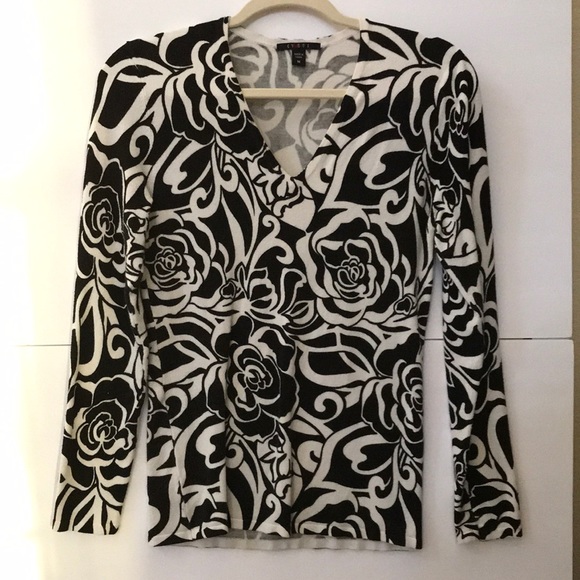 Cyrus V-neck Sweater